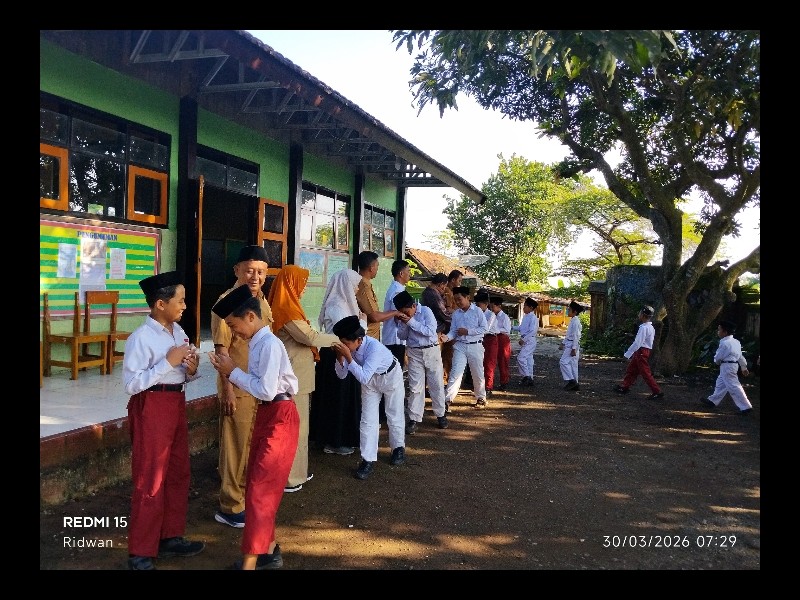 Halal Bi Halal SD Negeri 3 Sumberanyar
